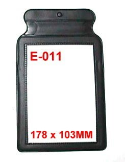 Flat, light and powerful magnifier (Fresnel Lens ) enhances enjoyments of reading with black holding frame. It is easy to insert into the phone index